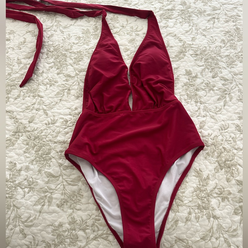 Cupshe Red One Piece Swimsuit Plunging V-neck Halter